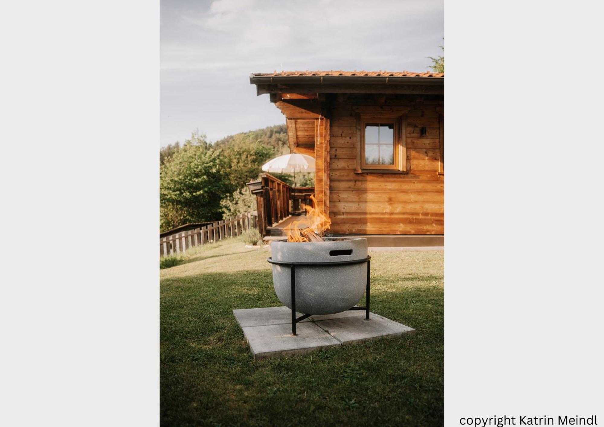 Das Paradieschen Edlitz - Stilvolles Blockhaus Mit Kamin エクステリア 写真